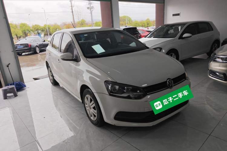 Used Volkswagen Polo 2016 1.4L Automatic Trendy Model Front Right 45 Deg