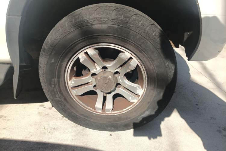 Used Higer Longwei 2015 2.8T Diesel Manual Two-Wheel Drive Big Double Classic Edition JE493
