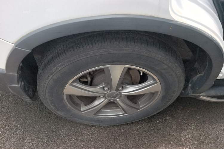 Used Haval H6 2015 Revised Version Sport Edition 1.5T Manual Transmission Two-Wheel Drive Elite Grade Right Rear Wheel Hub