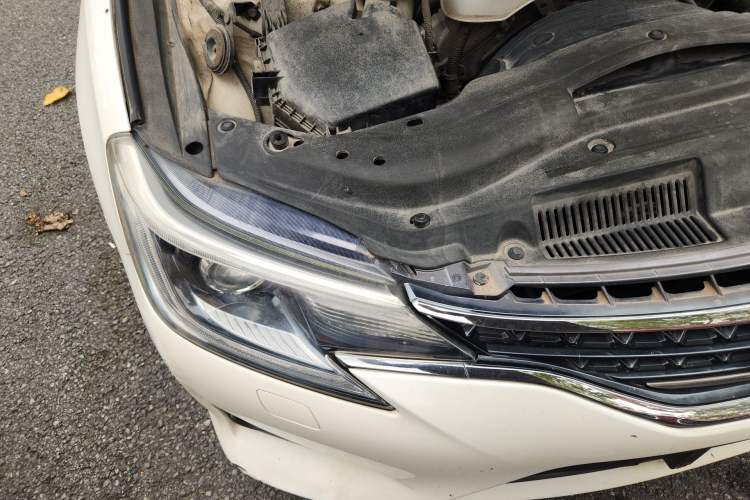 Used Toyota Reiz 2013 2.5S Elite Edition Right Front Headlight