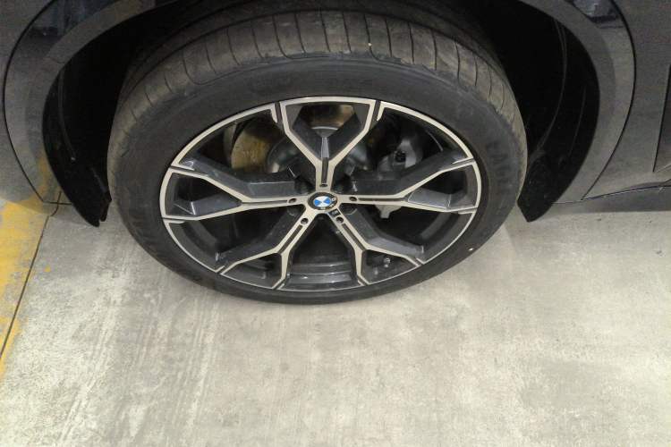 Used BMW X5 2025 Model, xDrive 30Li Prestige M Sport Night Package
