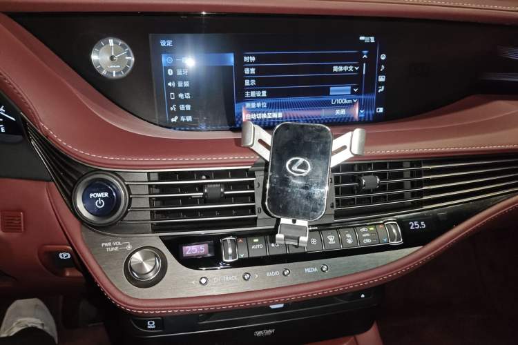 Used Lexus LS 2018 500h Executive Edition China VI Audio And AC Panel