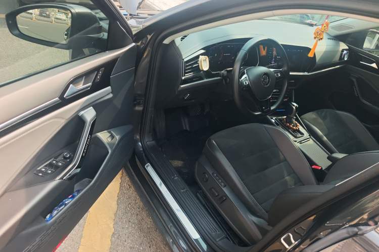 Used Volkswagen Sagitar 2021 280TSI DSG Excellence Edition Driver Seat