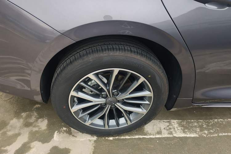 Used Geely Auto Preface 2023 1.5TD Fuyao Version Right Rear Wheel Hub