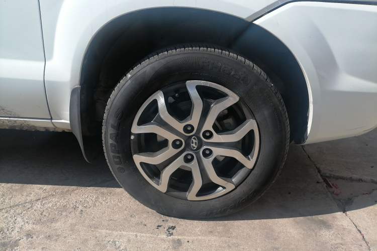 Used Hyundai Tucson 2013 2.0L Manual Two-Wheel Drive Fashion Edition