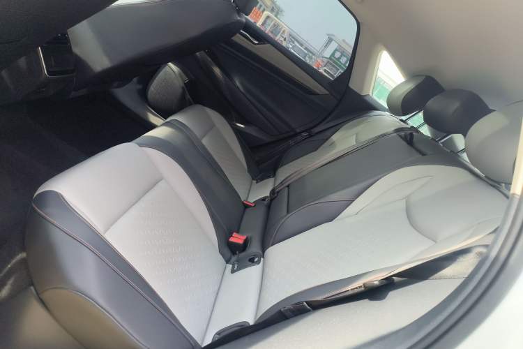 Used Volkswagen ID.7 VIZZION 2024 AIR model Left Rear Seat