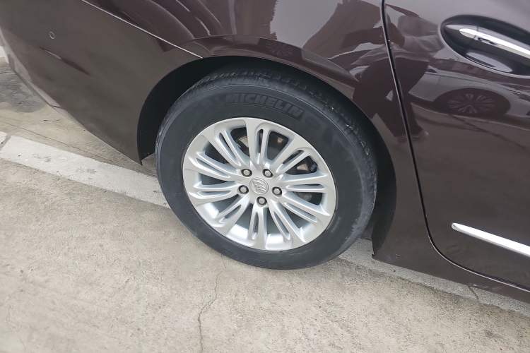 Used Buick LaCrosse 2016 20T Luxury Model Exterior 5