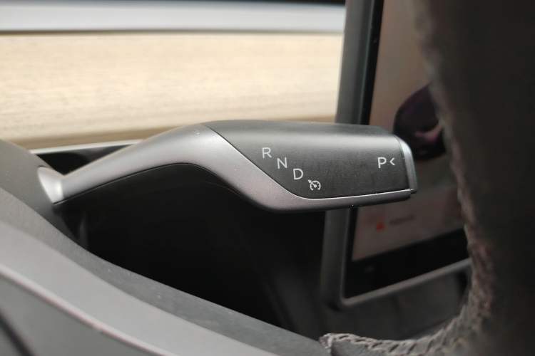 Used Tesla Model Y 2023 Long-Range All-Wheel-Drive Version
