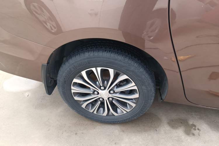 Used Buick GL8 2021 Land Cruiser Executive Class 652T Comfort Model
