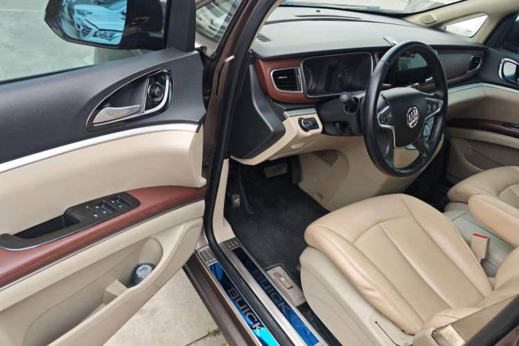 Used Buick GL8 2014 3.0L GT Luxury Business Haoya Edition
