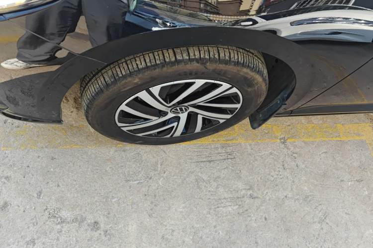 Used Volkswagen Lavida 2024 300TSI DSG Starry Sky Deluxe Edition Left Front Wheel Hub