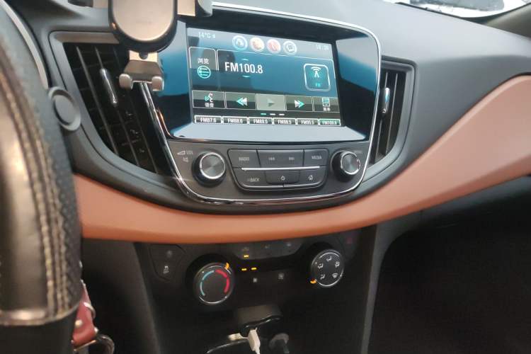 Used Chevrolet Cavalier 2016 1.5L Automatic Xinsong Edition Audio And AC Panel