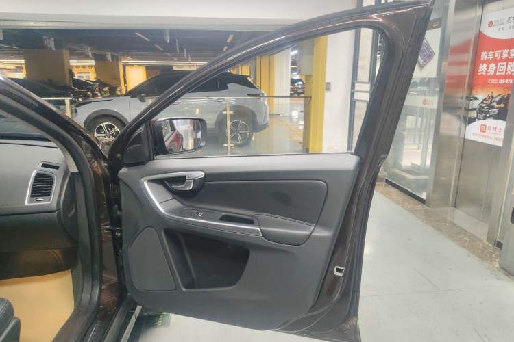 Used Volvo XC60 2017 T5 Smart Upgrade Edition
