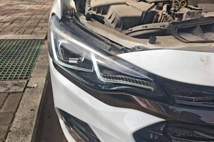 Used Chevrolet Monza 2020 Light Hybrid RS 330T Automatic Comfort Edition Right Front Headlight