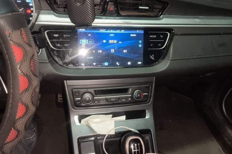 Used Geely Auto Vision S1 2019 Upgraded Model 1.5L Manual Elite Version Audio And AC Panel