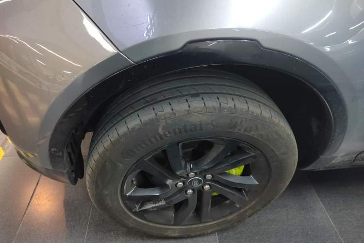 Used Land Rover Discovery 2020 3.0 SC V6 30th Anniversary Special Edition Exterior 4