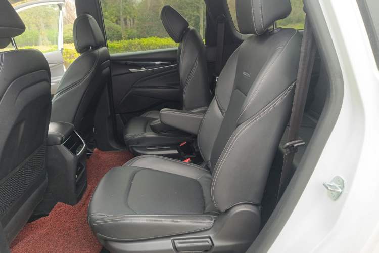 Used SAIC MAXUS EUNIQ 5 2020 1.3T PLUG-IN Luxury Edition
