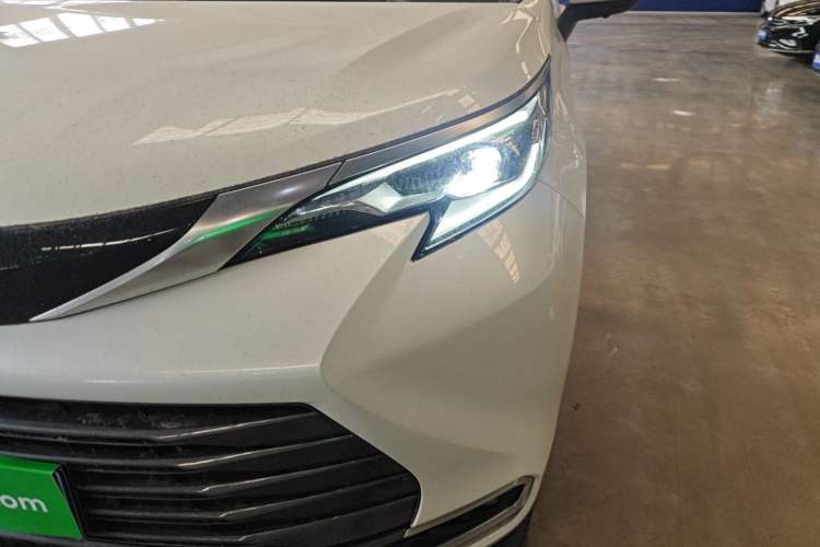 Used Toyota SIENNA 2021 2.5L Hybrid Premium Edition Left Front Headlight