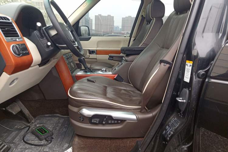 Used Land Rover Range 2010 3.6 TDV8 HSE Left Front Seat