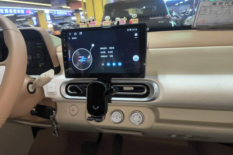 Used Wuling Hongguang MINIEV 2024 3rd Generation 215km Youth Edition Audio And AC Panel