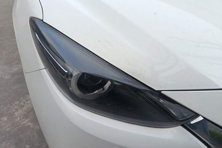 Used Mazda 3 Axela 2017 Sedan 1.5L Automatic Luxury Model China VI Standard
