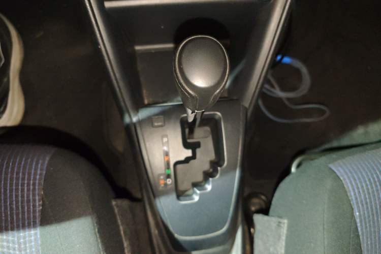 Used Toyota YARiS L Zhi Xuan 2016 Revised 1.5E CVT Charming Edition Gear Lever