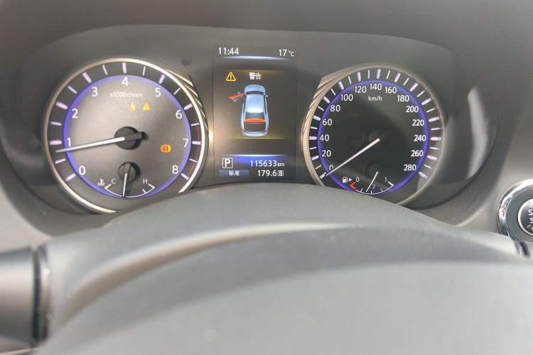 Used Infiniti Q50L 2015 2.0T Sport Edition Odometer Close Up