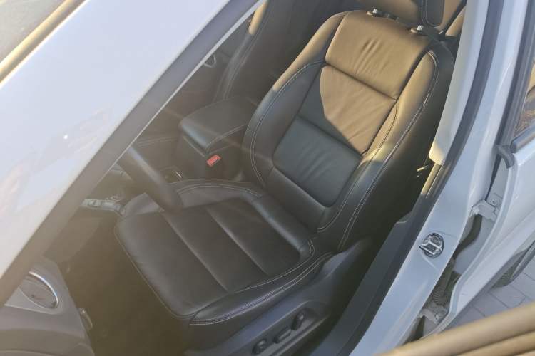 Used Volkswagen Tiguan 2017 300TSI Automatic Two-Wheel Drive Silk Road Comfort Edition
