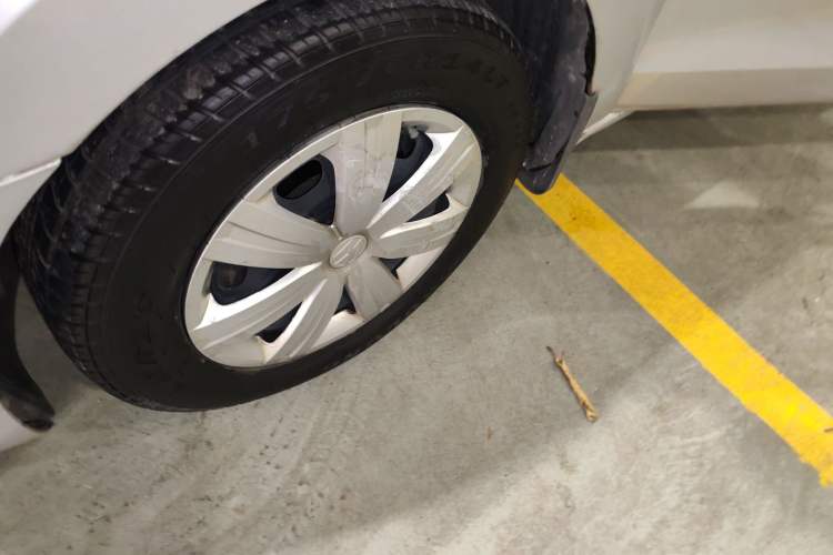 Used Volkswagen Jetta 2015 1.6L Manual Fashion Edition Exterior 1