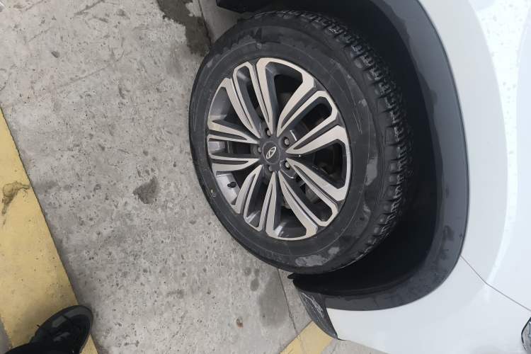 Used Chery Tiggo 8 2018 1.5 TCI Automatic Luxury Model 5 Seats Right Front Wheel Hub