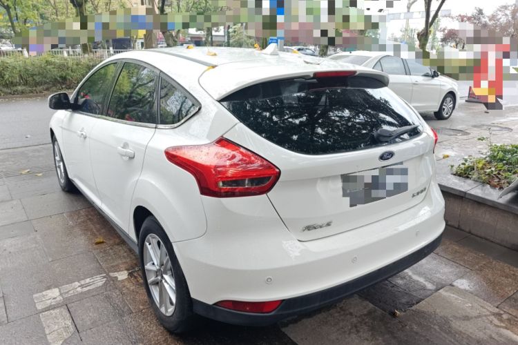 Used Ford Focus 2018 Hatchback Classic 1.6L Automatic Trendy SmartDrive Edition
