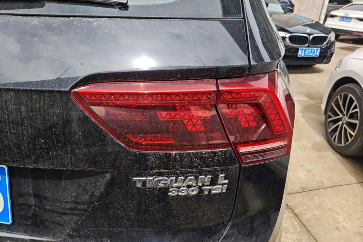 Used Volkswagen Tiguan L 2017 330TSI Automatic Two-Wheel Drive Flagship Edition Right Rear Taillight