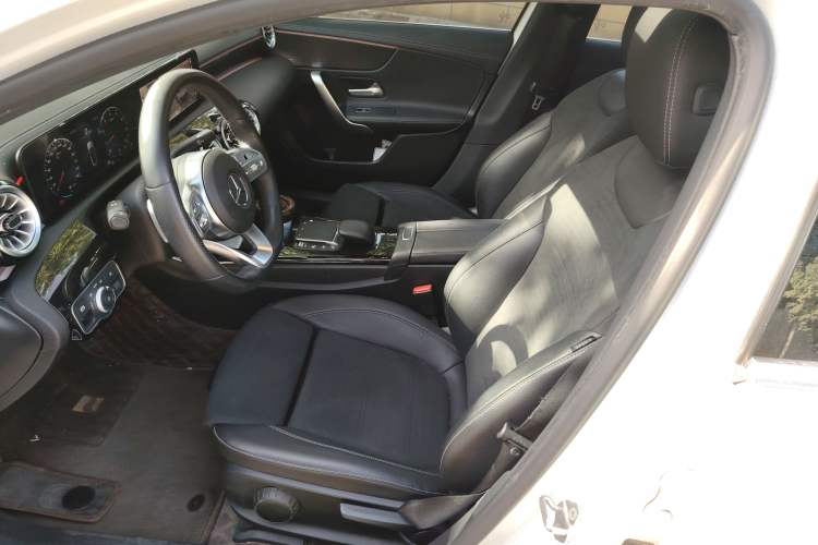 Used Mercedes-Benz A-Class 2022 Second Facelift A 200 L Sport Sedan Fashion Version