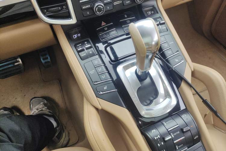 Used Porsche Cayenne 2014 Cayenne Platinum Edition 3.0T