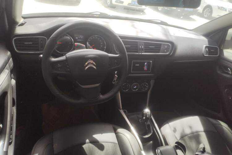 Used Citroen C3-XR 2017 1.6L Manual Pioneer Model Center Console