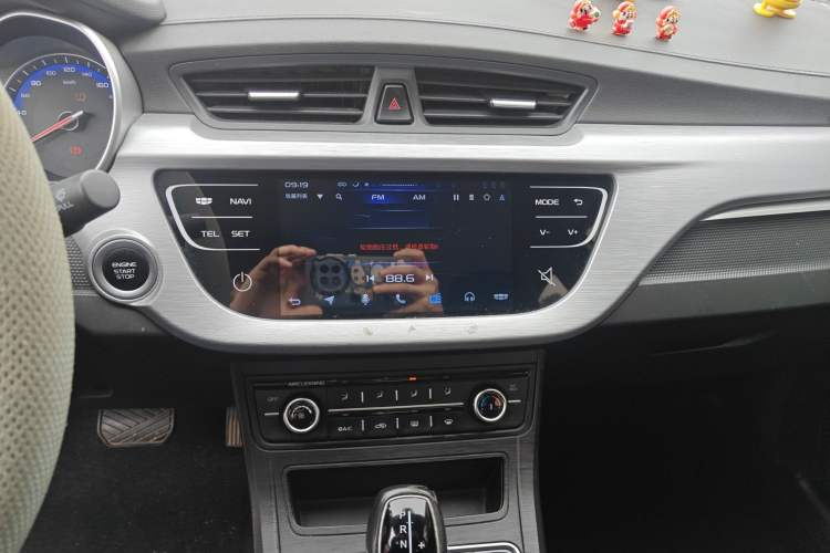 Used Geely Auto Vision 2020 Revised Version 1.5L CVT Asian Games Edition Audio And AC Panel