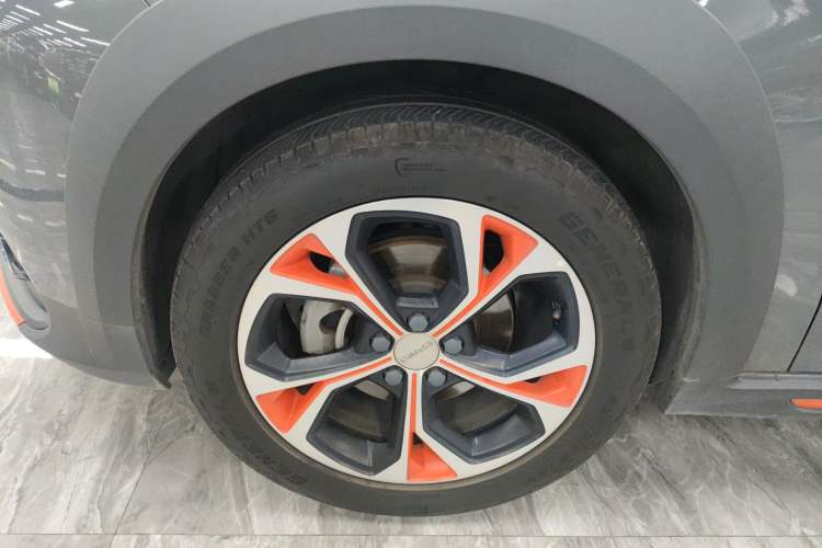 Used Lynk & Co 02 2019 High-Energy Edition 2.0T Automatic Two-Wheel Drive Zhaoban Model China VI Standard Left Front Wheel Hub