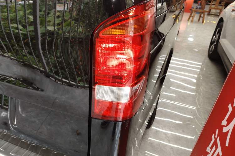 Used Mercedes-Benz Vito 2024 2.0T Business Version 7 Seats