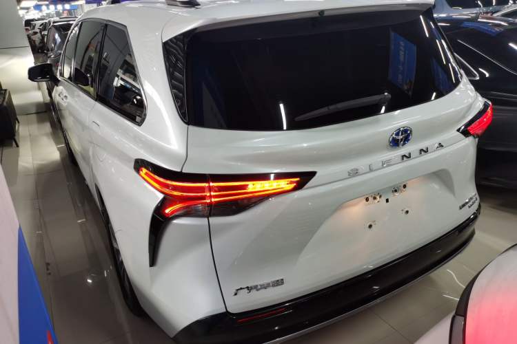 Used Toyota SIENNA 2021 2.5L Hybrid Ultimate Edition