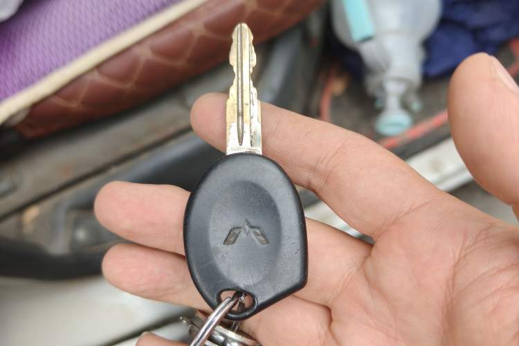 Used Wuling Rongguang 2011 1.2L Base Version
