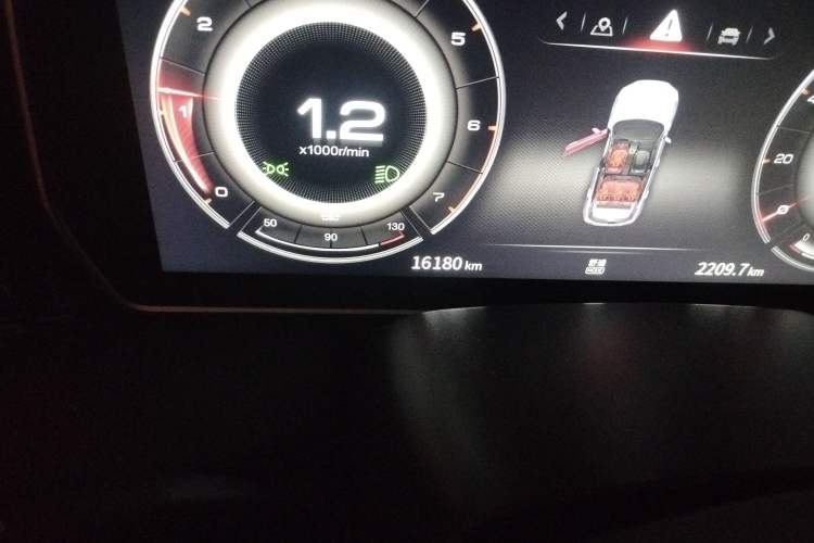 Used Hongqi HS5 2022 Revised Version 2.0T Smart Connect Flagship Edition Odometer Close Up