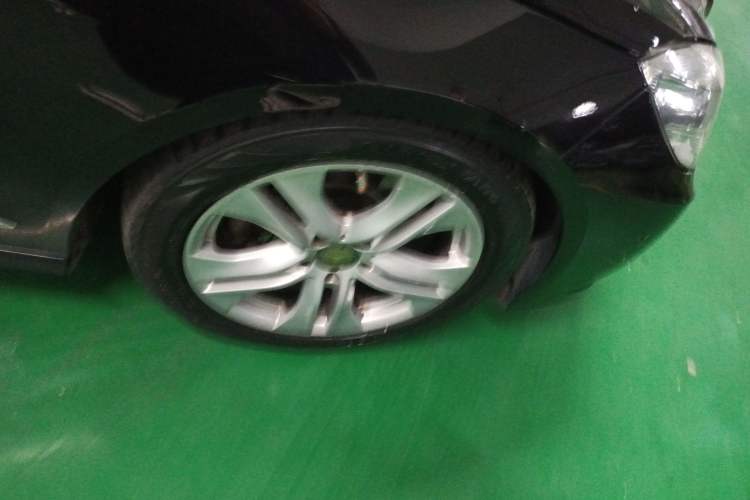 Used Mercedes-Benz E-Class 2011 E 300 L Fashion Prestige Model Right Front Wheel Hub