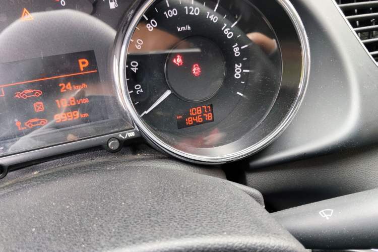 Used Peugeot 3008 2013 2.0L Automatic Trend Edition Odometer Close Up