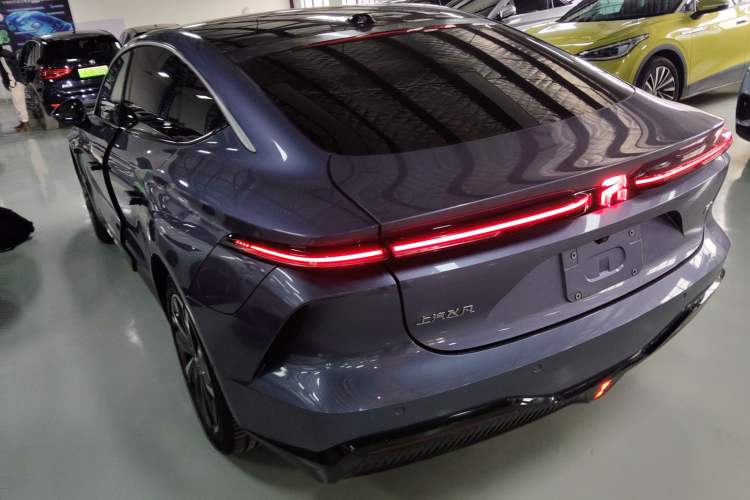 Used Rising F7 2023 Long-Range Pro Edition
