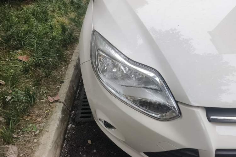 Used Ford Focus 2012 Sedan 1.6L Automatic Comfort Model
