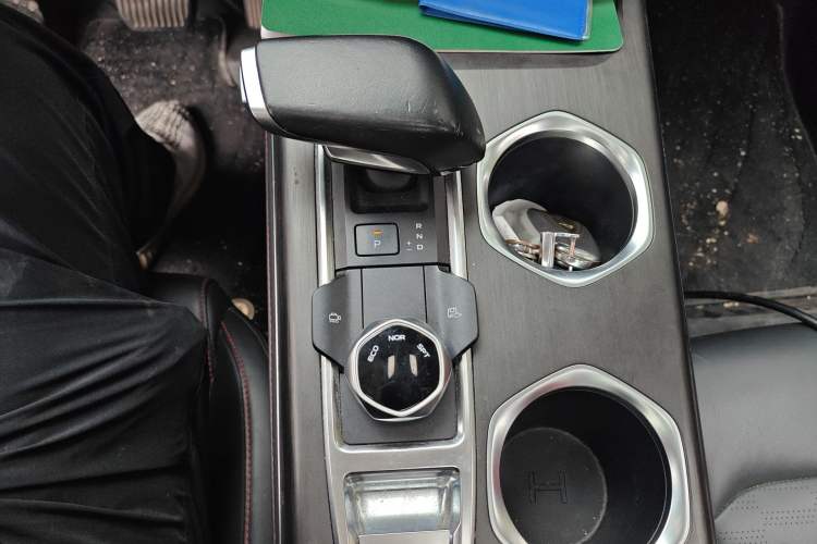 Used CHANGAN CS55PLUS 2021 Blue Whale Edition 1.5T DCT Prestige Model Gear Lever