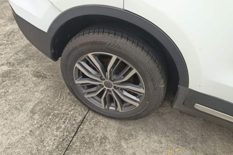 Used Geely Auto Emgrand X7 Sport 2020 1.5TD Automatic Smart Connect PRO Right Rear Wheel Hub
