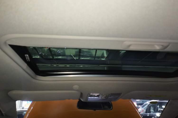 Used Kia kx1 Stonic 2021 1.4L CVT Sunroof Model
