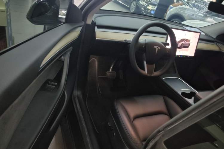 Used Tesla Model Y 2022 Rear-Wheel-Drive Version
