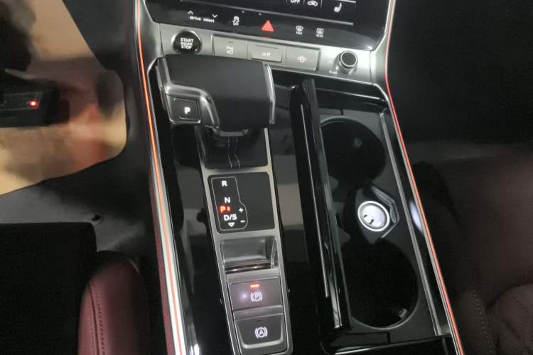 Used Audi A7L 2022 55 TFSI quattro S-line Zhiyuan Edition Obsidian Black Package